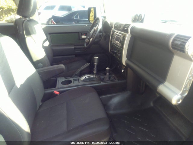 Toyota FJ Cruiser 2014 JTEBU4BF7EK189517 Image 6