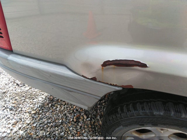 2000 JEEP GRAND CHEROKEE LAREDO VIN: 1J4G248S1YC402247