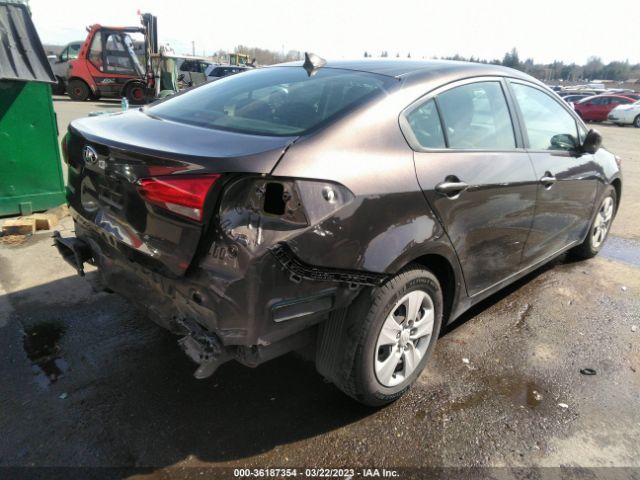 3KPFK4A71JE215967 KIA FORTE LX