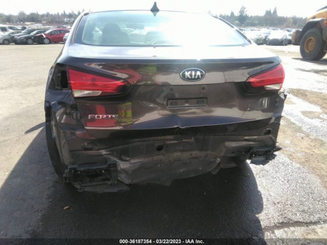 3KPFK4A71JE215967 KIA FORTE LX