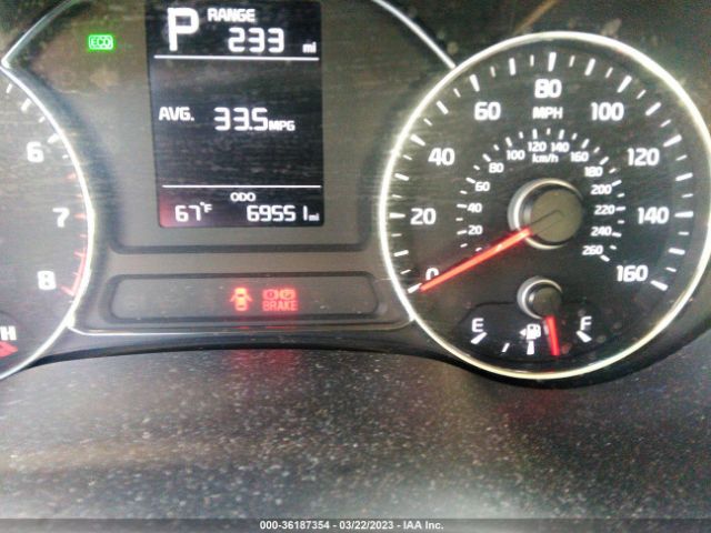 3KPFK4A71JE215967 KIA FORTE LX