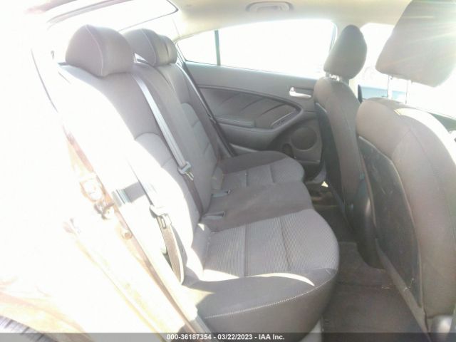 3KPFK4A71JE215967 KIA FORTE LX