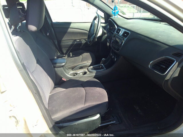 1C3CCBBG9EN106228 Chrysler 200 Touring