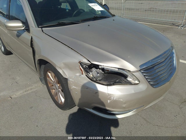 1C3CCBBG9EN106228 Chrysler 200 Touring