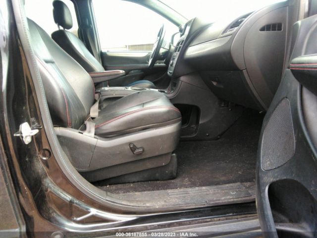 2C4RDGEG4JR318818 Dodge Grand Caravan Gt
