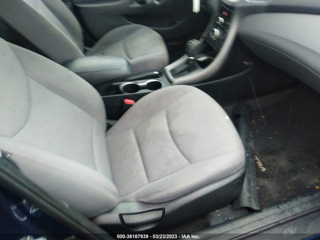 2016 HYUNDAI ELANTRA SE VIN: 5NPDH4AE5GH679885