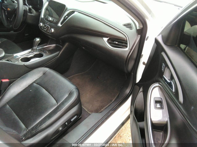 1G1Z95SX4GF315503 Chevrolet Malibu