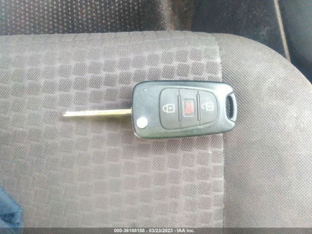 KNDJT2A59C7472940 KIA Soul Base