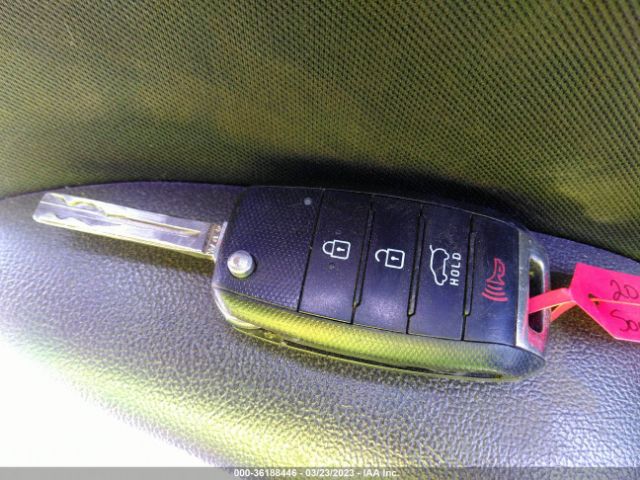 KNDJN2A29E7733437 KIA Soul Base