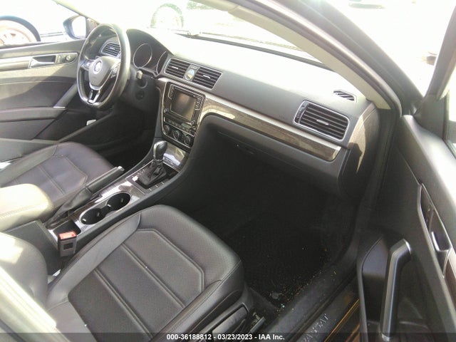 1VWGT7A35HC052013 Volkswagen Passat 1.8t Se W/technology
