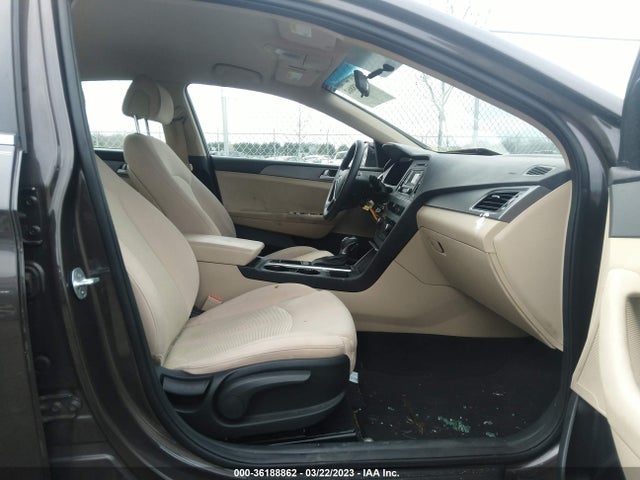 2015 HYUNDAI SONATA 2.4L SE VIN: 5NPE24AF2FH251687