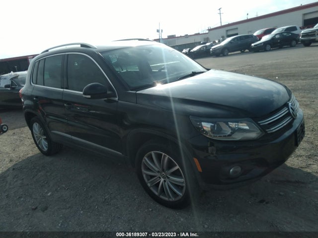 2016 Volkswagen Tiguan, VIN: WVGAV7AX9GW581429