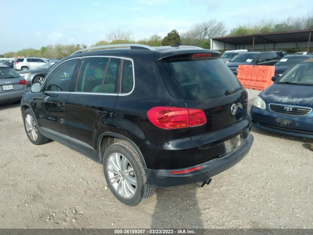 2016 Volkswagen Tiguan, VIN: WVGAV7AX9GW581429