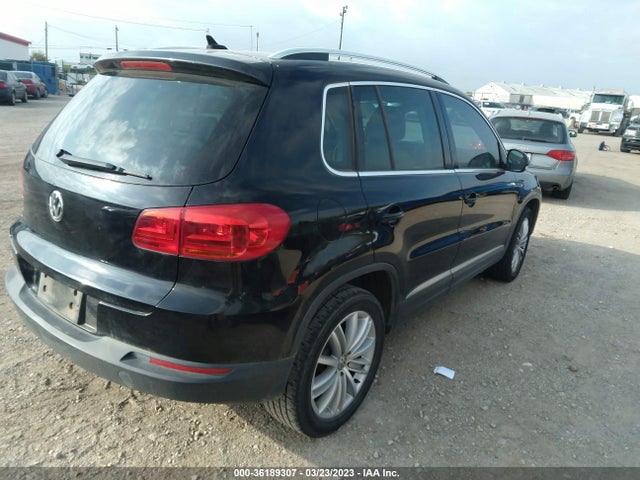 2016 Volkswagen Tiguan, VIN: WVGAV7AX9GW581429