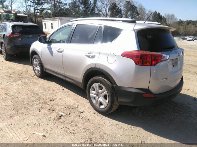 Toyota RAV4 LE 2015 JTMZFREV6FJ055943 Image 4