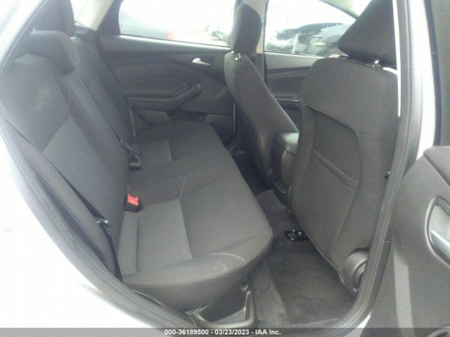 1FADP3F23HL229537 Ford FOCUS SE