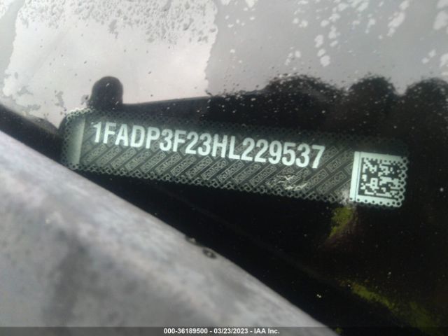 1FADP3F23HL229537 Ford FOCUS SE