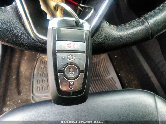3FA6P0HD5JR272886 Ford FUSION SE