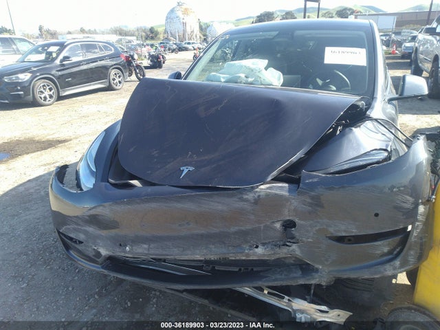 Tesla Model Y Long Range 2020 5YJYGDEE0LF050705 Image 7