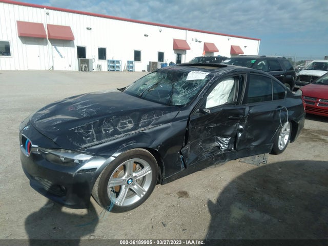 BMW 3 Series 320i 2015 WBA3B1G56FNT63426 Image 2