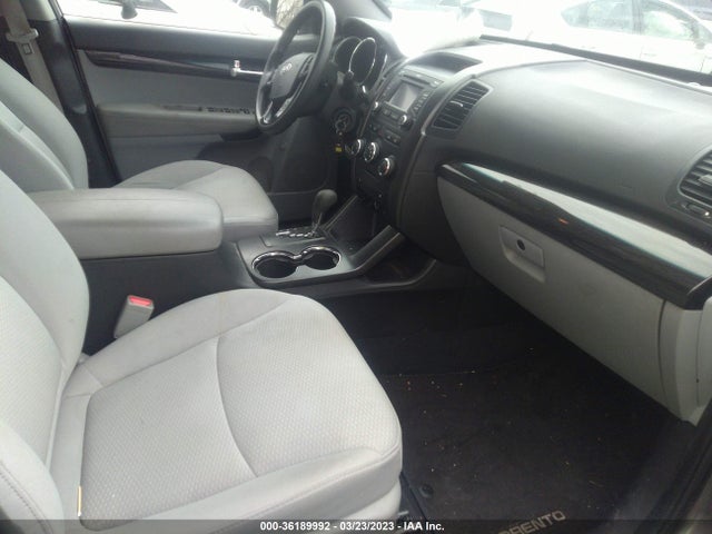 2013 KIA SORENTO LX VIN: 5XYKTCA62DG384626