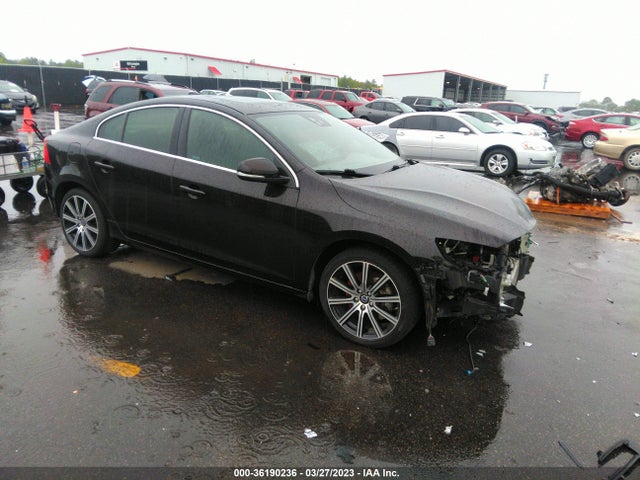 2015 Volvo S60, VIN: YV149MFM2F2339035