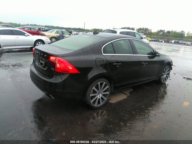 2015 Volvo S60, VIN: YV149MFM2F2339035
