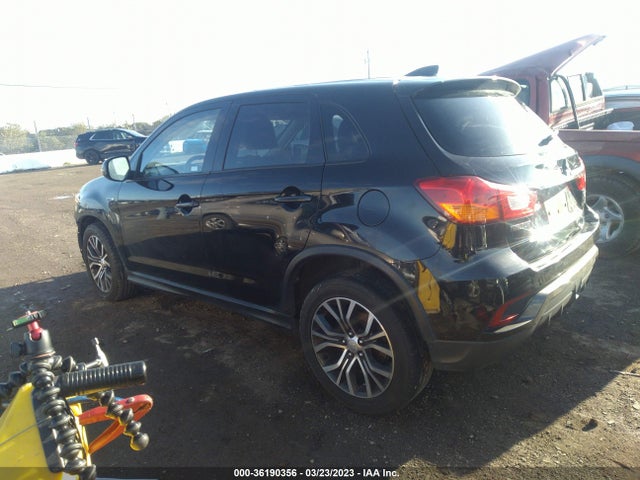 JA4AP3AW5JU015800 Mitsubishi Outlander Sport Se 2.4