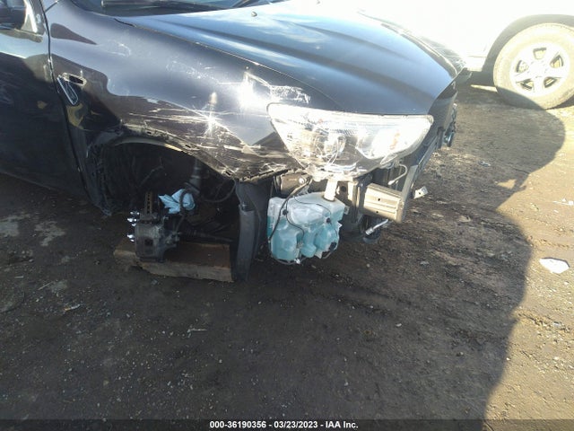 JA4AP3AW5JU015800 Mitsubishi Outlander Sport Se 2.4