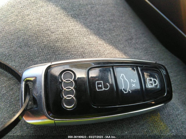 WA1AXAF77MD038098 Audi Q7 PREMIUM
