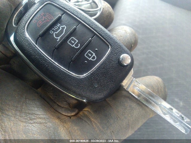 Hyundai TUCSON SE 2017 KM8J3CA43HU334554 Image 3