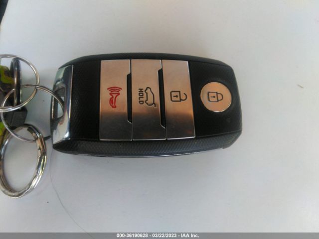 KNDCE3LC7K5223423 KIA Niro Touring