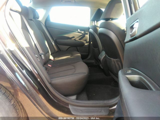 KNAGT4L36J5239041 KIA Optima Lx