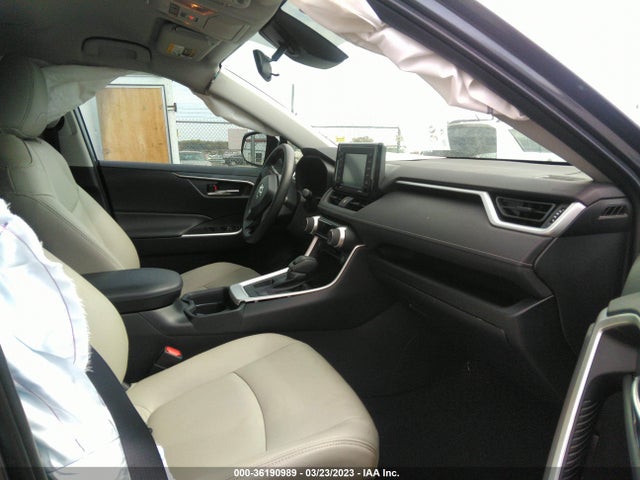 2021 TOYOTA RAV4 XLE VIN: 2T3W1RFV5MC136352