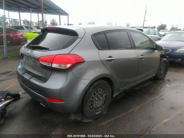 KNAFK5A87G5648452 KIA Forte 5-door Lx