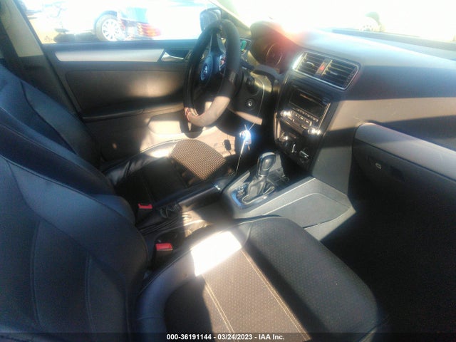2013 VOLKSWAGEN JETTA SEDAN SE VIN: 3VWDP7AJ1DM412618