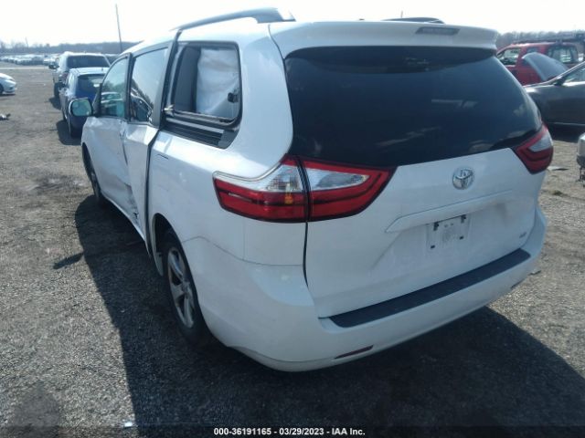 5TDKZ3DC1HS835604 Toyota SIENNA LE