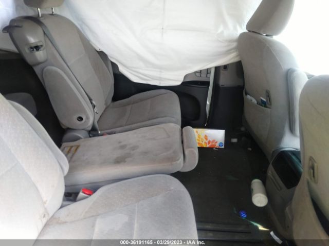 5TDKZ3DC1HS835604 Toyota SIENNA LE