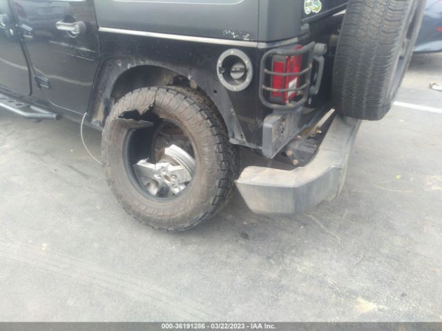 1C4BJWDG8GL191093 Jeep Wrangler Unlimited Sport