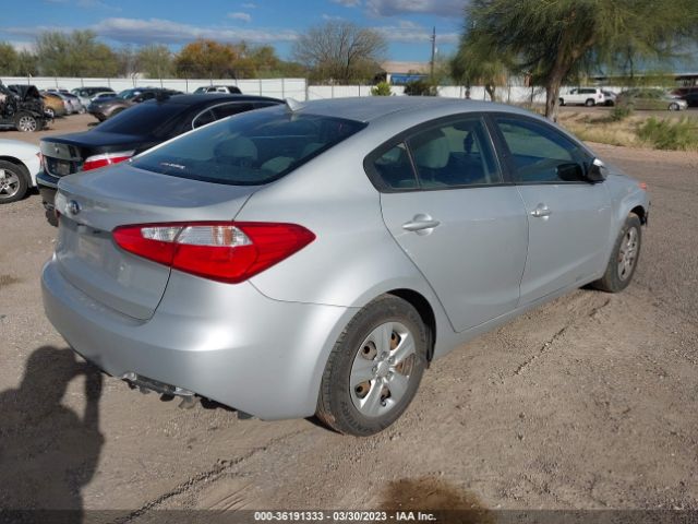 KNAFK4A67F5426923 KIA FORTE LX