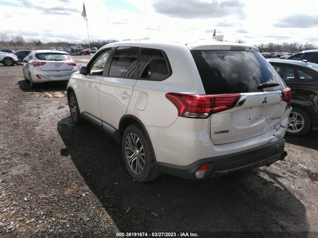 2018 Mitsubishi Outlander, VIN: JA4AD2A33JZ032963