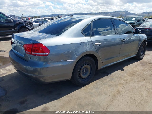 1VWAT7A30EC049652 Volkswagen PASSAT S