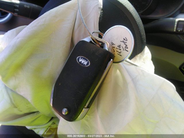 3KPF24AD4KE039407 KIA Forte Lxs