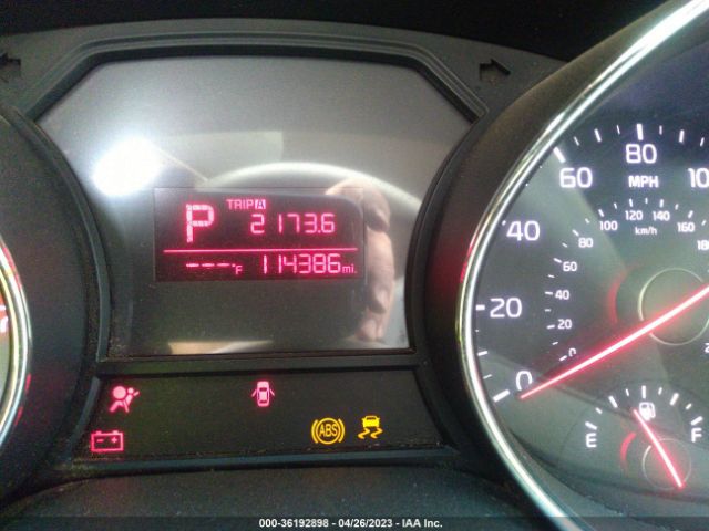 KNDMB5C19G6084713 KIA SEDONA LX