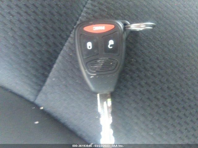 1C3CCBAB1EN157387 Chrysler 200 LX