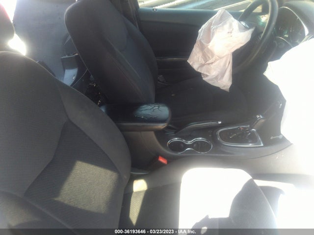 1C3CCBAB1EN157387 Chrysler 200 LX