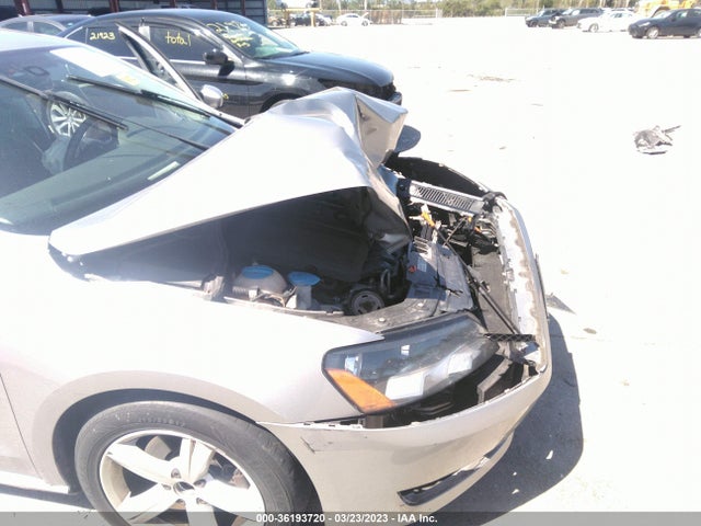 2013 VOLKSWAGEN PASSAT SE VIN: 1VWBP7A34DC032389