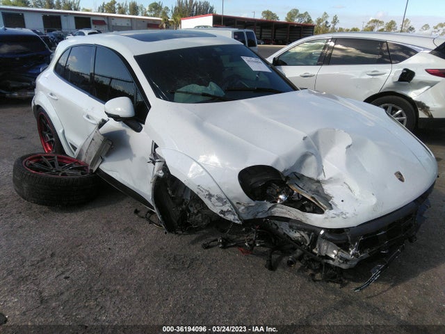 2016 PORSCHE MACAN WP1AF2A59GLB90834 Photo 0