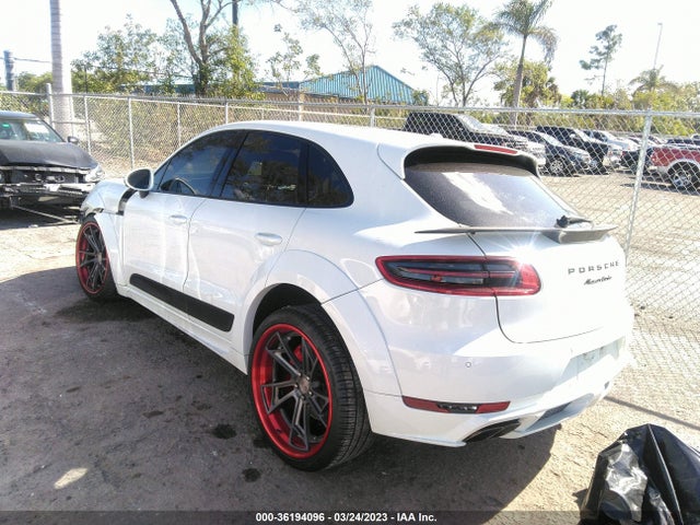 2016 PORSCHE MACAN WP1AF2A59GLB90834 Photo 2