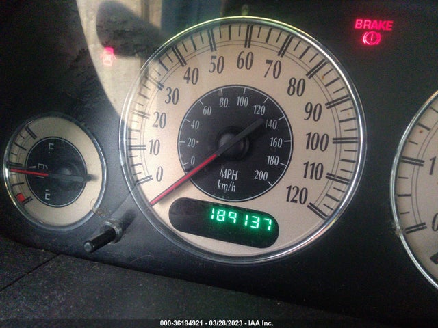 2001 CHRYSLER TOWN & COUNTRY LIMITED VIN: 2C8GP64L61R404833